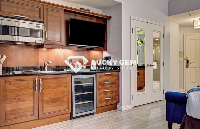 Lucky Gem Penthouse Suites at MGM Signature - Photo 44