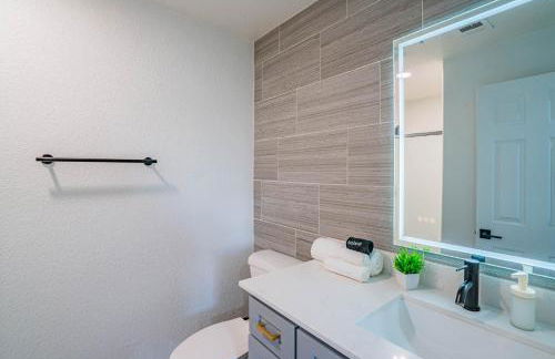 Lavish 2BD Walk to Westgate Pool Gym WD - Foto 46