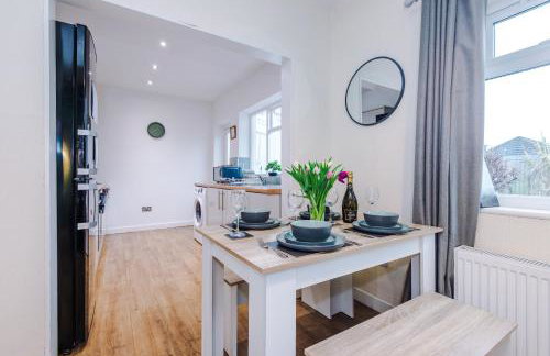 3BR Home Sleeps 6 Perfect for Short and Long Term Stays - Foto 42