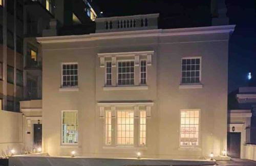 Grand Apartment on HOE/BARBICAN Allocated PARKING! - Foto 13