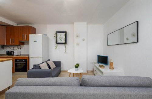 Quiet 1BR Terrace Apartment Near Centro & Beach - Foto 6