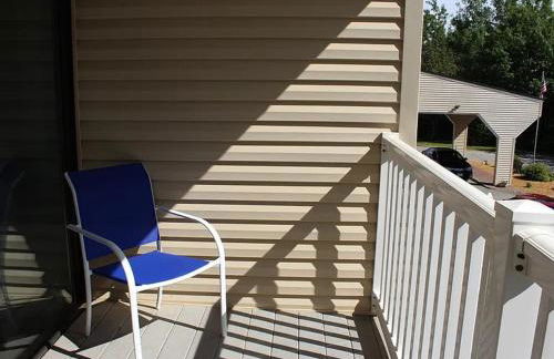 Cedar Lodge Condo with Loft and private balcony - Foto 12