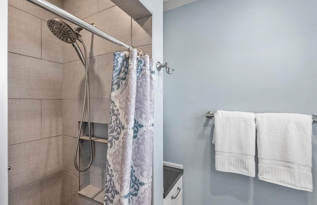 Eagles Nest at Villas on the Bay Retreat for 4! - Photo 18