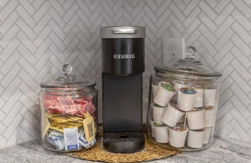 Hanford House w Hot Tub,Sauna,Bar - Photo 18