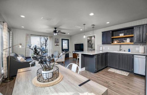 River Access Fire Pit BBQ Deck Sleeps 8 - Foto 13