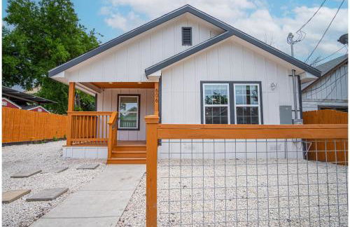 Spacious Delightful 4 BR/ 3 BA Close to Downtown - Foto 20