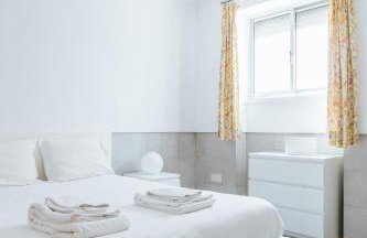 Lisbon Tagus River Terrace Flat - Photo 8