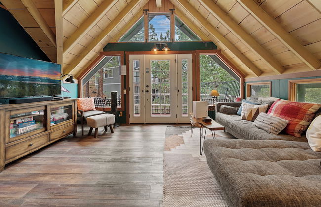 Rest N Relax Inn - Beautiful chalet-style cabin features dramatic forest and slope views! - Foto 1