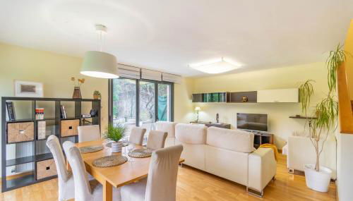 Gran chalet con amplio jardín próximo a Pamplona - Foto 3