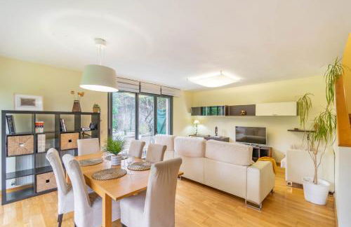 Gran chalet con amplio jardín próximo a Pamplona - Foto 3