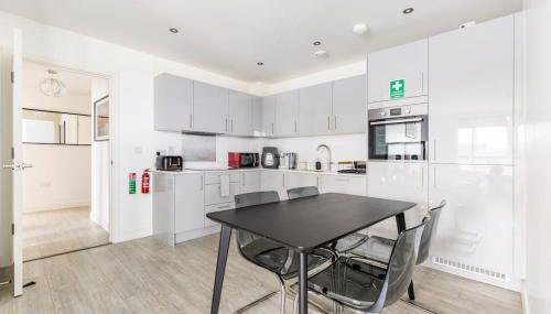 Stylish & Comfortable Top-Floor Flat in Harrow - Foto 5