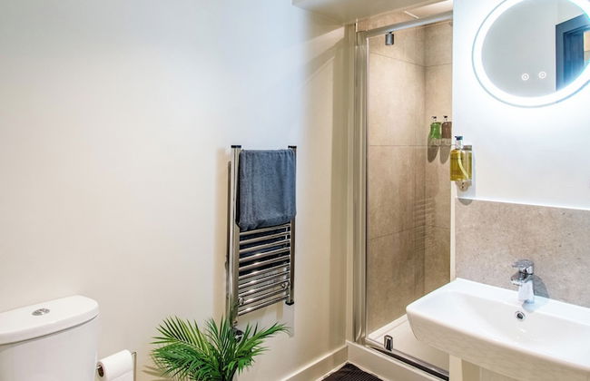 Thetford Hive - Photo 49