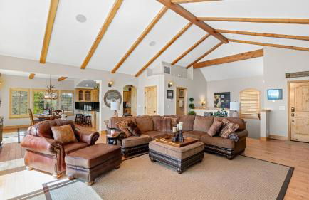 Hot Tub Fire Pit Game Room Amazing Deck Views Sky Canyon Lodge by AvantStay - Foto 22