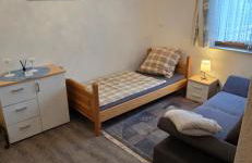 Burg Apartment mit Badewanne und Balkon - Photo 3