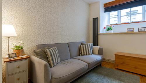 The Shoe Box cottage with allocated parking - Foto 5