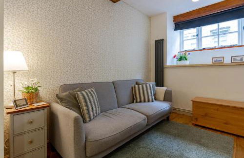 The Shoe Box cottage with allocated parking - Foto 5