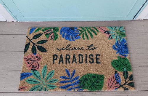 Dog Friendly-Short Walk to Beach-Canal Front-Screened Porch-Peaceful - Foto 2