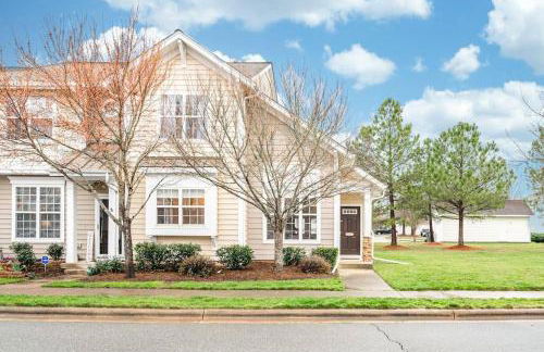 Duke 10 Min Away 3 Bedroom - Photo 46