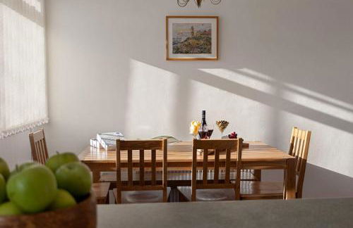 Baywatch Sea View Retreat - Photo 15