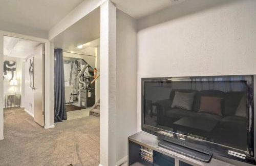 Witches Hollow Pet-Friendly Retreat Near Airport - Foto 49