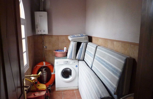 Detached Rural and Rustic House With a Private Swimming Pool - Photo 9