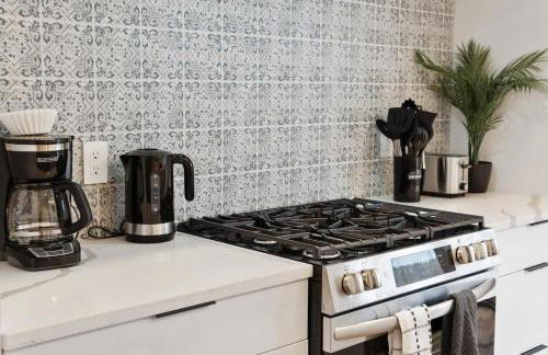 Pet Friendly 3 Bdrm House with Private Yard - Foto 13