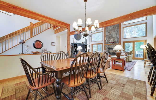 Elk Hollow by Avantstay Lakefront Chalet w/ Game Room & Fire Pit - Photo 18