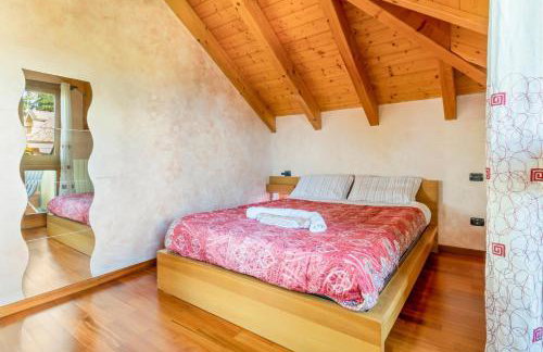 Lovely Orange House - Photo 8