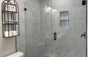 Luxury Waterfront Retreat with Hot Tub Near Acadia - Foto 14