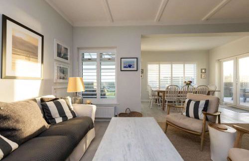 Luxury Beachfront Retreat for 14 with Hot Tub - Photo 9