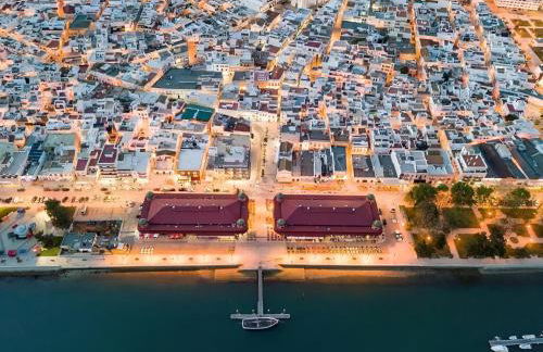 2 Min Island Ferry, Pool, Free Parking - Photo 32