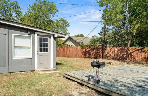 Spacious 4BR w Fenced Yard - Foto 28