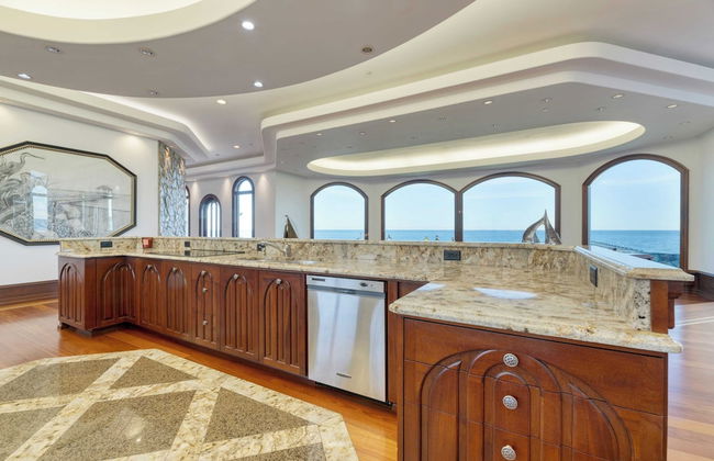 Bay Estate Luxe Waterfront Home w/ Private Pier, Main+guest House, Bay Views - Photo 10