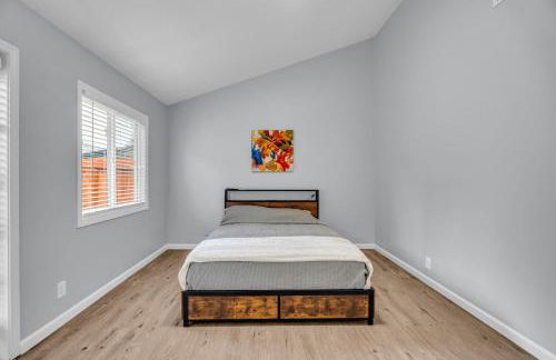 Sunny Simi Valley Valley 4BR 3BR LTR Modern Home Dedicated Work Place High Speed internet - Foto 16