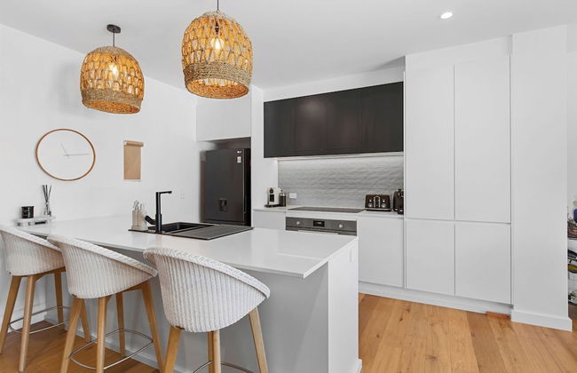 Palm Beach Luxe Townhouse walk to Beach - Photo 6