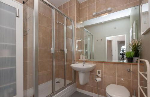 Shoppers Oasis - Heart of Leeds City Centre - Pass the Keys - Foto 54