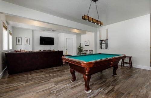 The Moccasin Lodge with Hot Tub and Fire Pit Escape - Foto 9