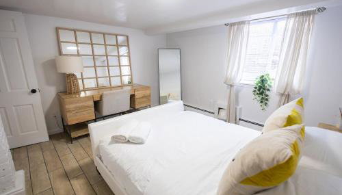 Retro 2 bedroom basement APT with free street parking - Foto 4