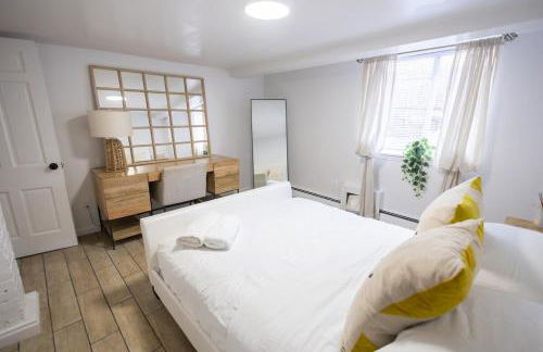 Retro 2 bedroom basement APT with free parking - Foto 4