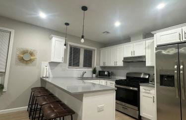 Cozy Rooftop Home, Near Downtown Newark, EWR & NYC - Photo 12