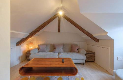 Alexandra Cottage Apartments - Photo 17