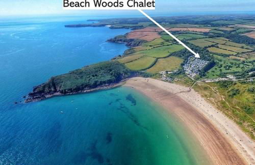 2 BR Beach Woods chalet with parking, 5 mins to beach - Foto 7