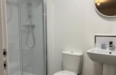 No 8 Plants Yard Modern studio in Worksop - Photo 2