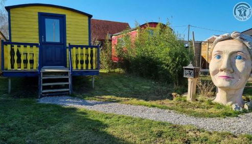 Roulotte et Jacuzzi de Rachel au Domaine du Reuze - Foto 4