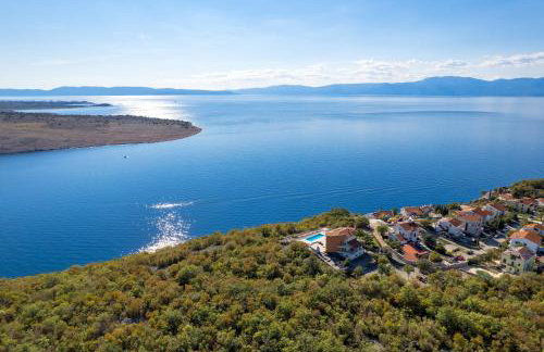 Luxury Villa Oštro with pool & Krk bridge view - Photo 45
