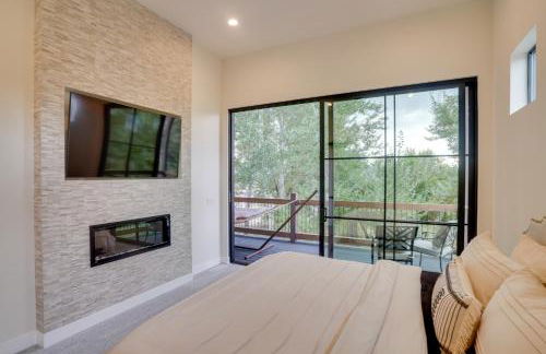 Chic Utah Getaway with Fireplace, Sauna and 2 Decks! - Photo 10