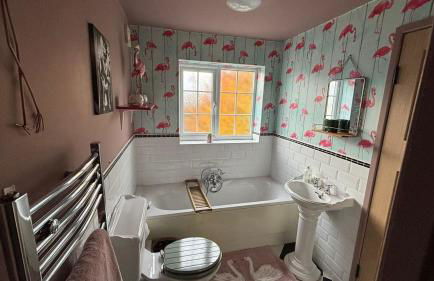 Two bedroomed Cosy cottage close to Wakefield and motorway networks Ideal for long stays and contractors - Foto 25