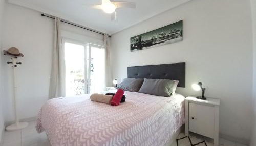 Apartamento con Jardín y Piscina en Guardamar del Segura - Foto 4