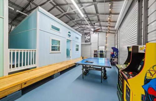 Gorgeous Home with Huge Private Pool and Game Room - Foto 57