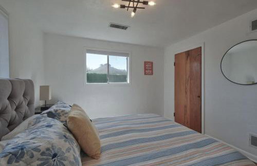 Ambrosia - Mid Century Near 3rd St Pet-friendly - Foto 33